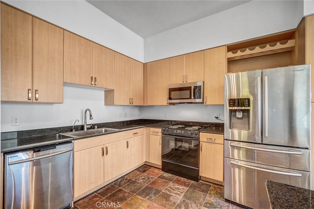 388 E Ocean Boulevard 1215