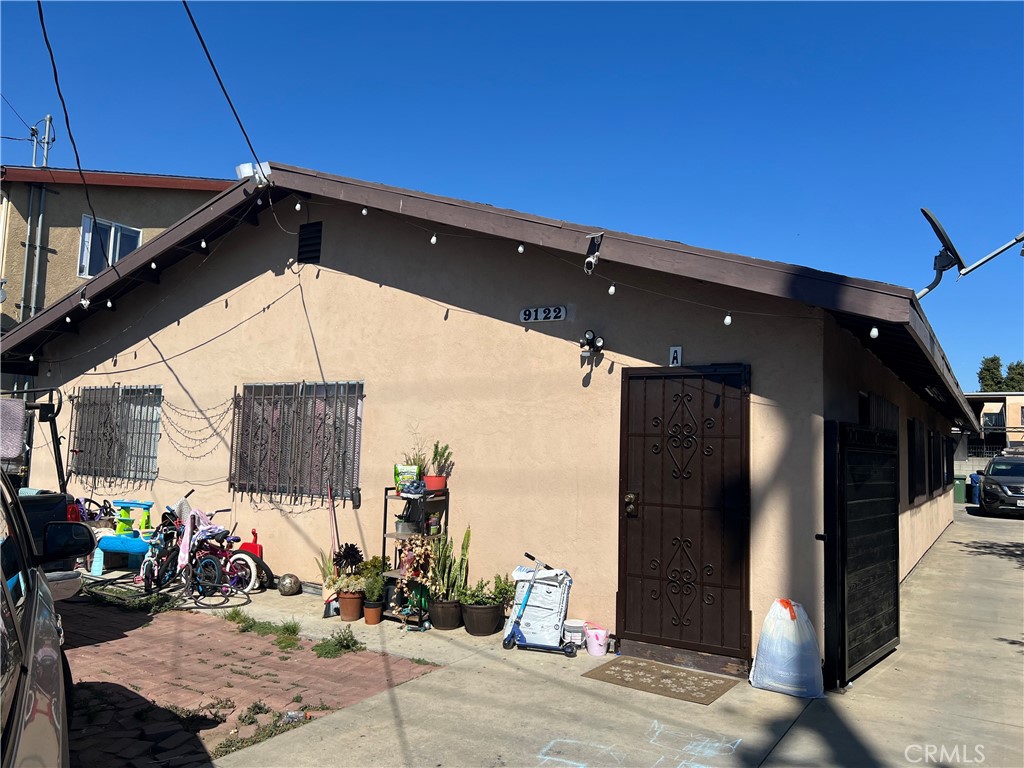 Exellent investment opportunity! Charming duplex features well-designed units, each offering 2 spacious bedrooms and 1 full bathroom within 900 sq. ft. of comfortable living space. The units provide a functional floor plan with bright living areas, cozy kitchens, cemented read yard for easy maintance and parking space. Perfect for investors seeking rental income or owner-occupants looking to live in one unit and rent out the other. Conveniently located near schools, shopping, dining, and public transportation, this property offers long-term potential in a desirable neighborhood.