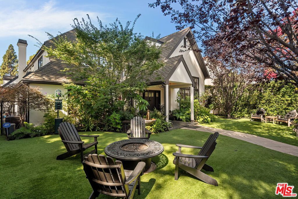 Photo of 370 25th Street, Santa Monica, CA 90402 (MLS # 26986651)