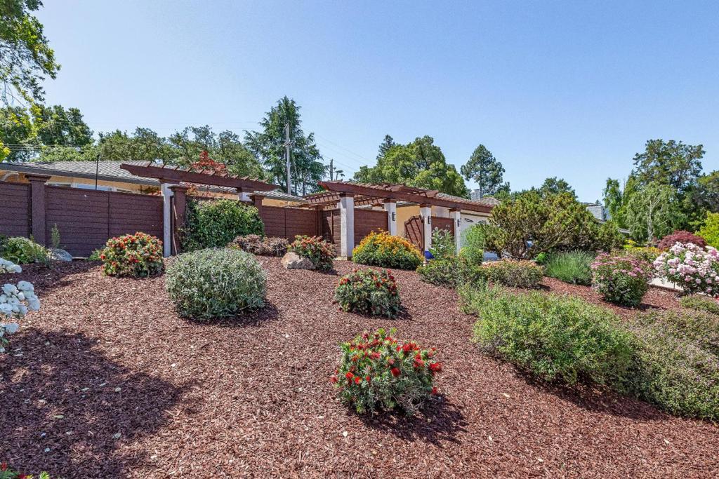 19740 GLEN BRAE Drive