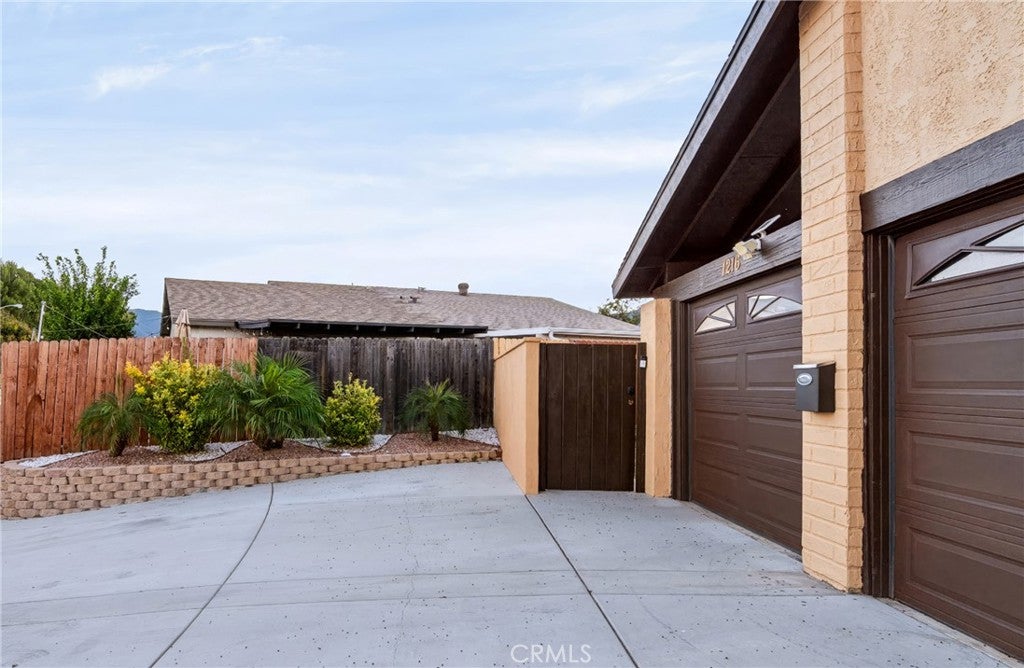 1216 Hampton Circle