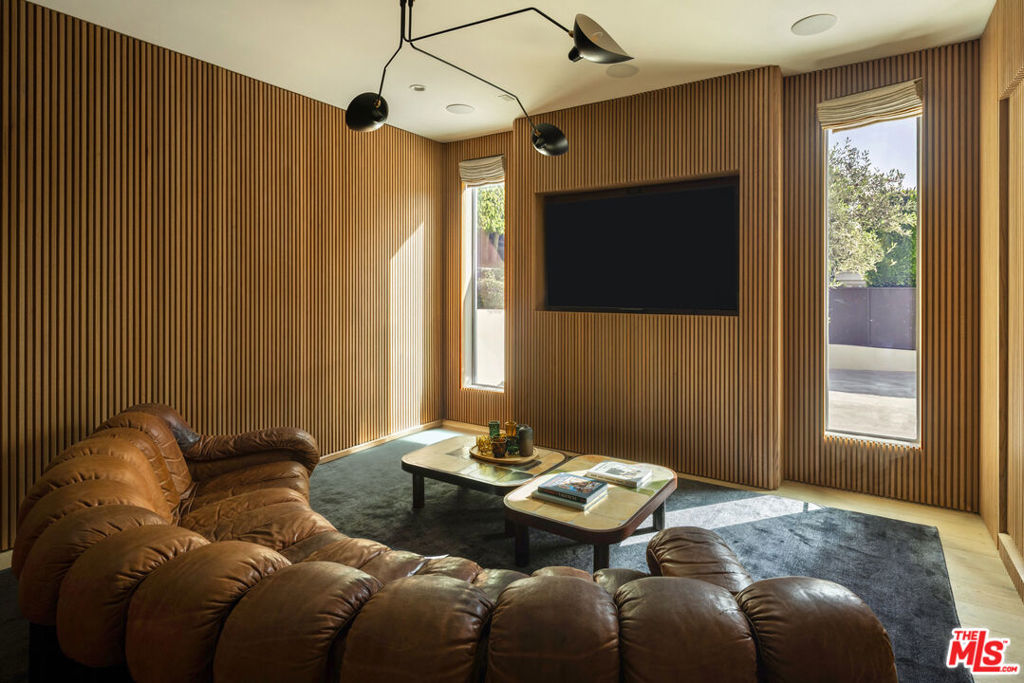 1557 Tower Grove Drive