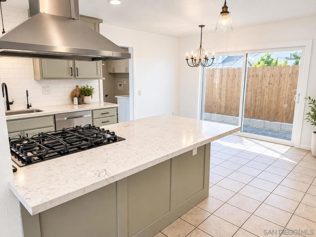 1035 Dearborn Dr.