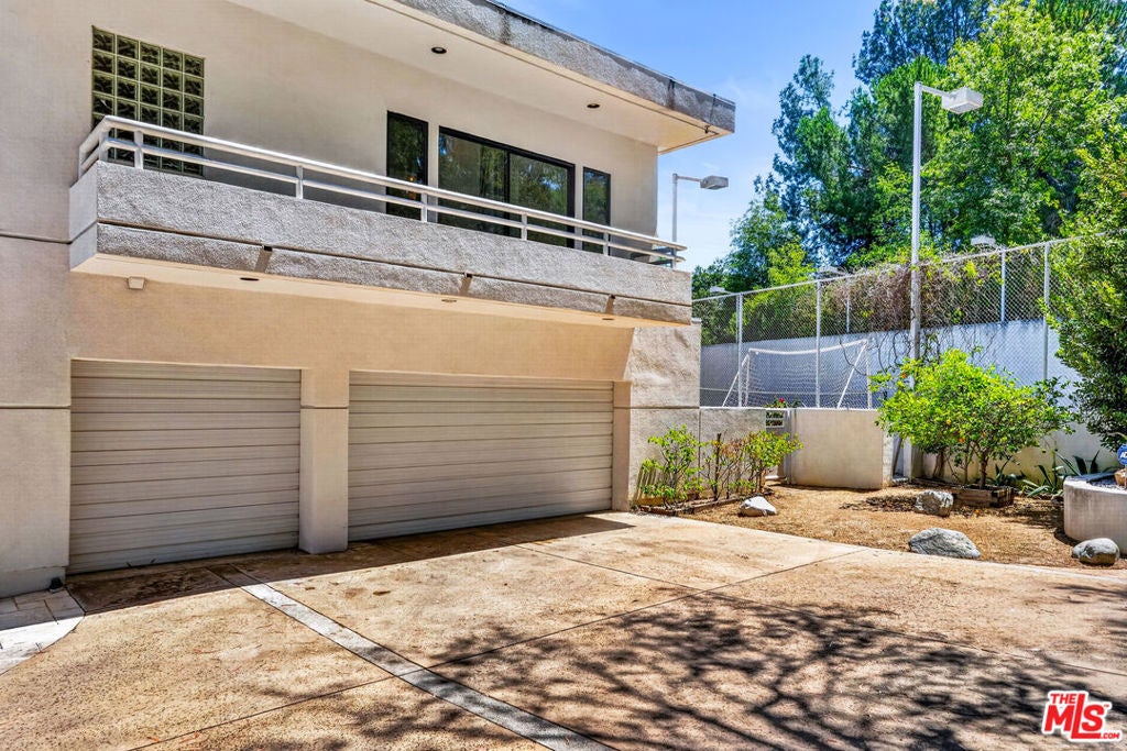 15656 Crownridge Place