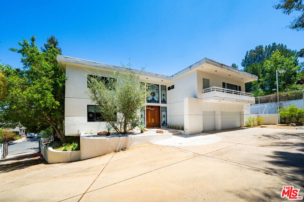 15656 Crownridge Place