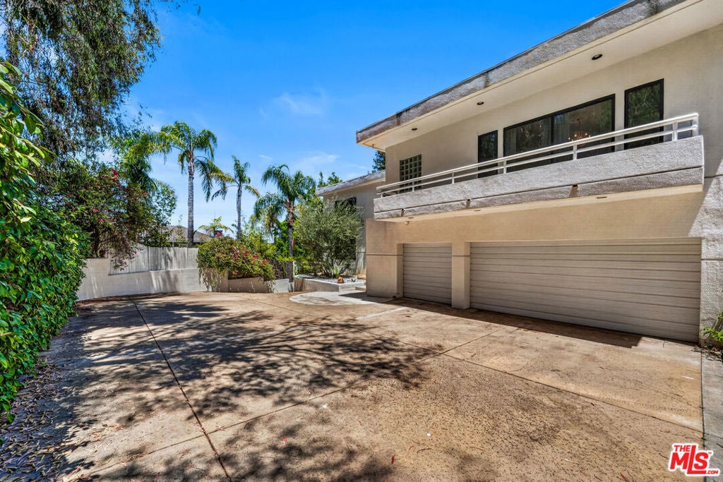 15656 Crownridge Place