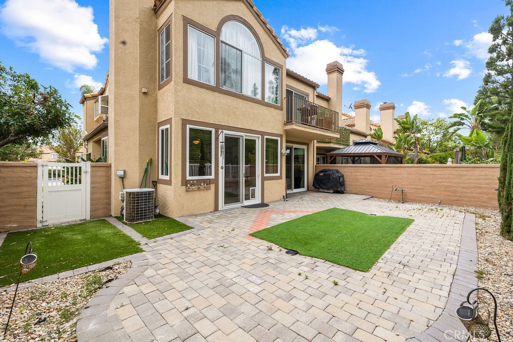 69 Via Abruzzi, Aliso Viejo, CA, 92656: CarlosSellingHouses.com 69 Via Abruzzi
