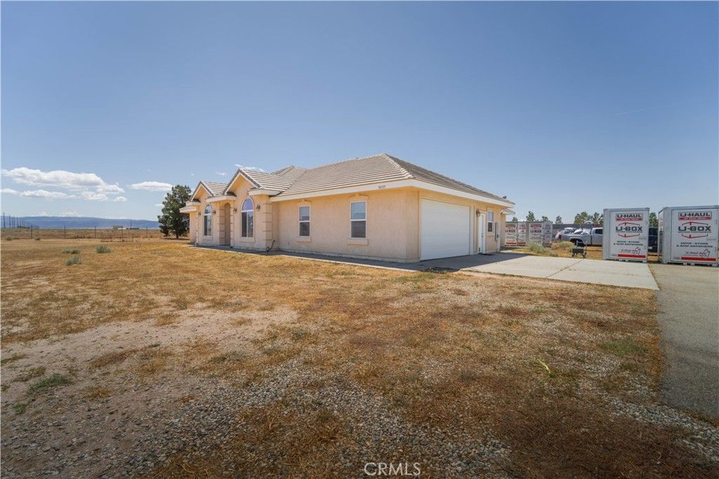 Photo of 50725 70th St W, Lancaster, CA 93536 (MLS # SR26082822)