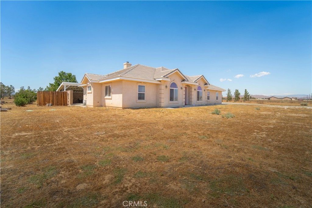 Photo of 50725 70th St W, Lancaster, CA 93536 (MLS # SR26082822)