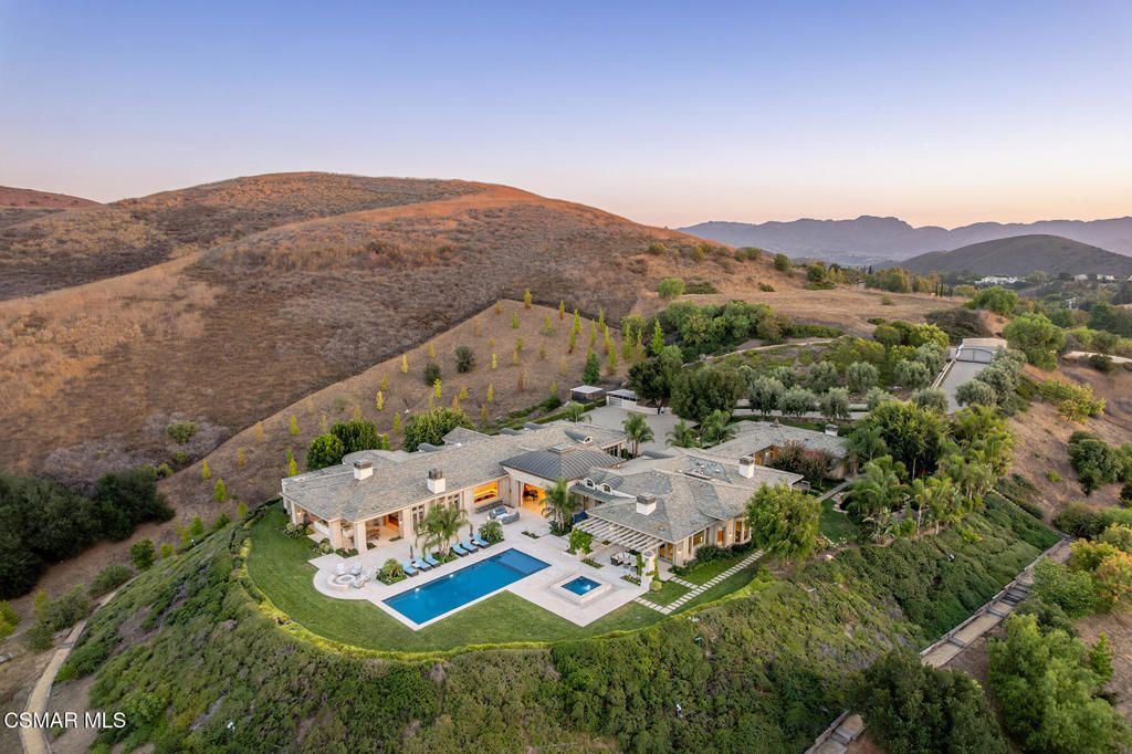 Photo of 1300 Woodland Grove Court, Westlake Village, CA 91362 (MLS # 226000052)