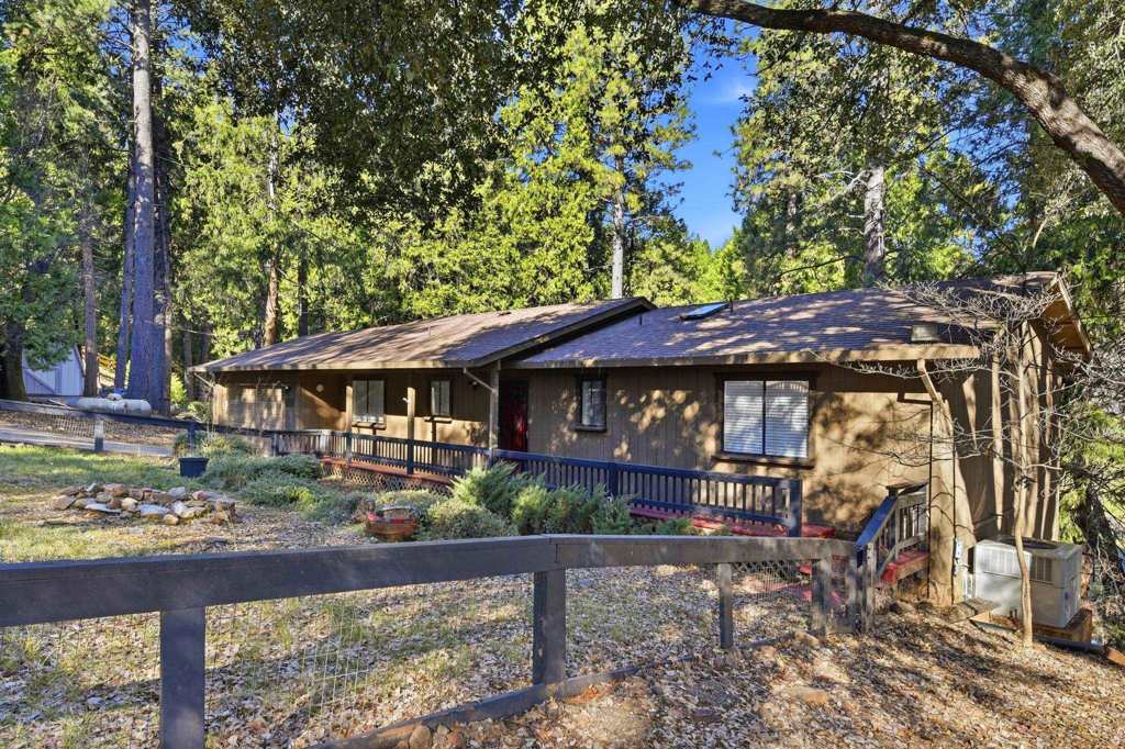 Properties 1 27701 27701 Evelyn Ct