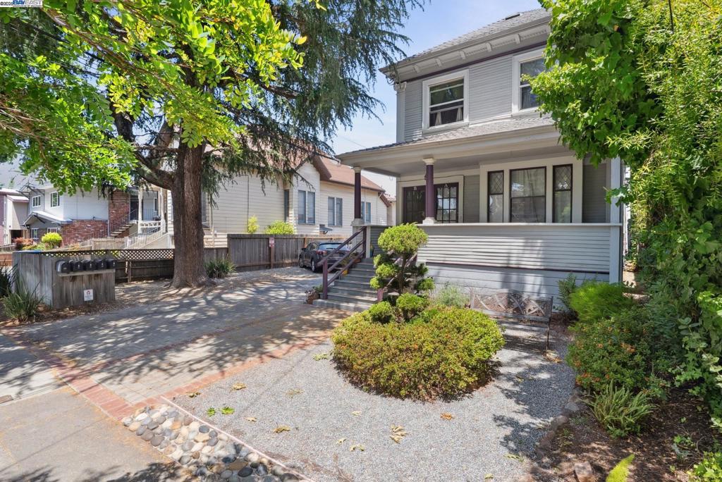 2119 Alameda Ave