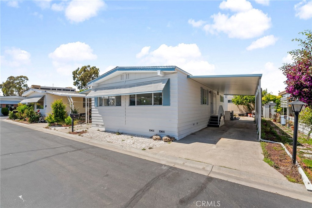 10200 Bolsa Ave 32