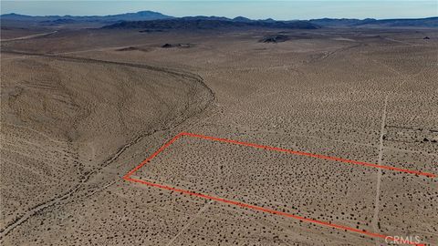 Photo of 763 Esaw (NEAR) Road, Lucerne Valley, CA 92356 (MLS # HD26000285)