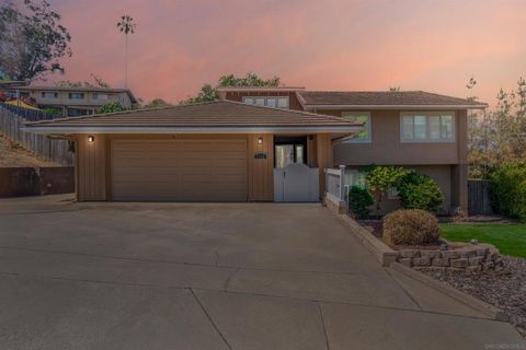 1116 Circle Dr Escondido CA 92025