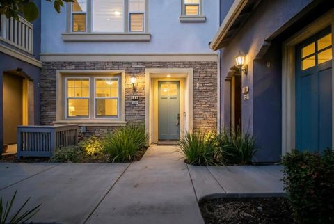 Photo of 106 Hornbeam Terrace, Sunnyvale, CA 94086 (MLS # ML82034182)