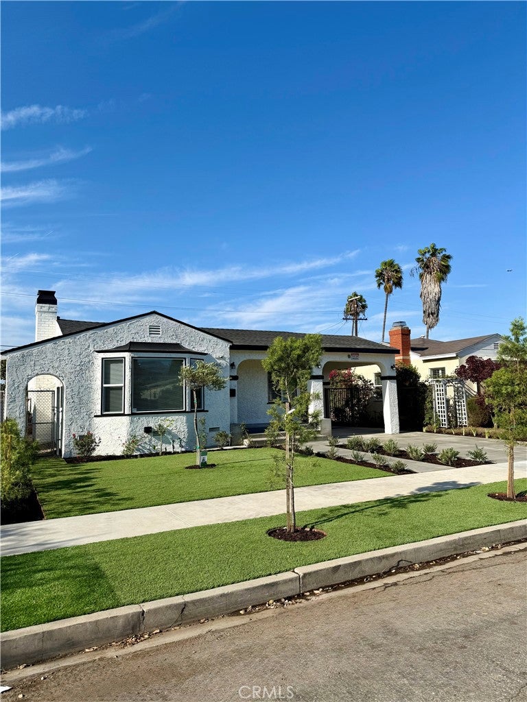 1861 W 94th