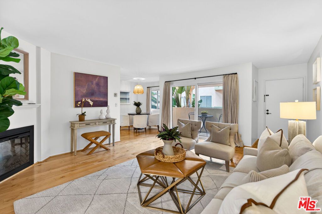 Photo of 914 Lincoln Boulevard #207, Santa Monica, CA 90403 (MLS # 26660379)