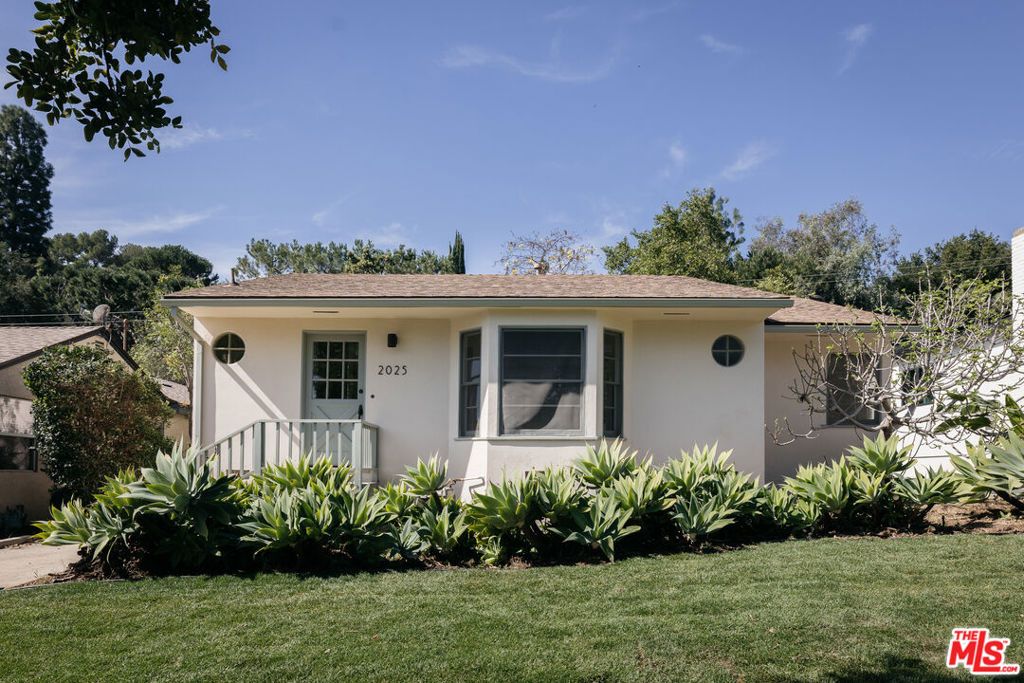 Photo of 2025 Maycrest Avenue, South Pasadena, CA 91030 (MLS # 26659333)