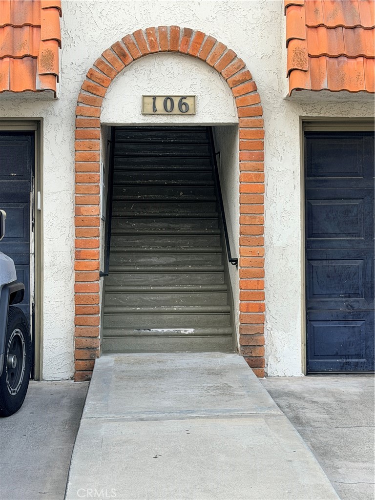 106 E Avenida San Gabriel
