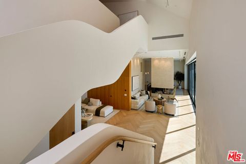 Photo of 3699 Alta Mesa Drive, Studio City, CA 91604 (MLS # 25584865)