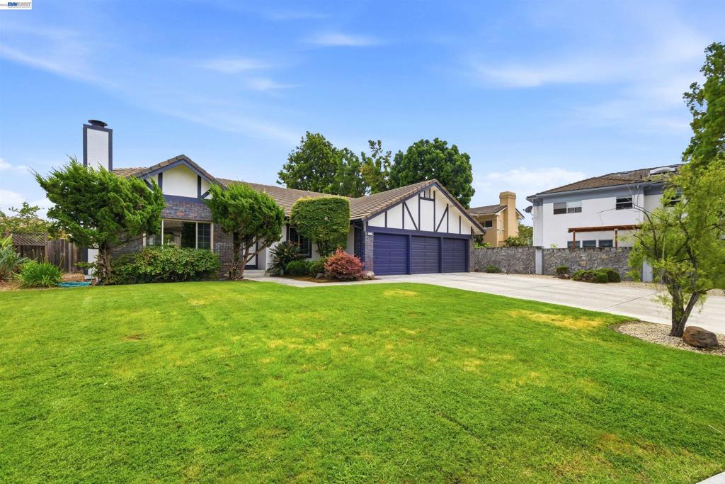 38625 Oliver Way