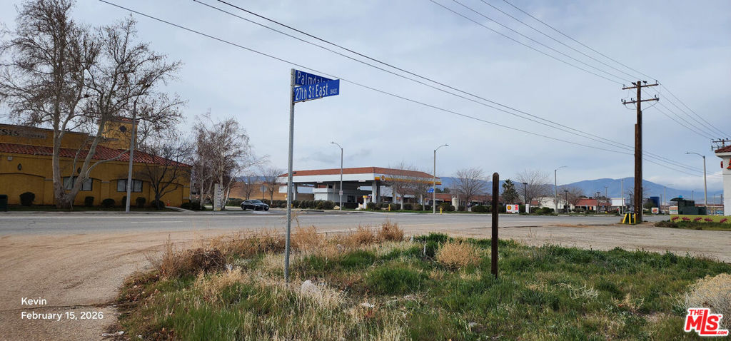 2700 E Palmdale Boulevard