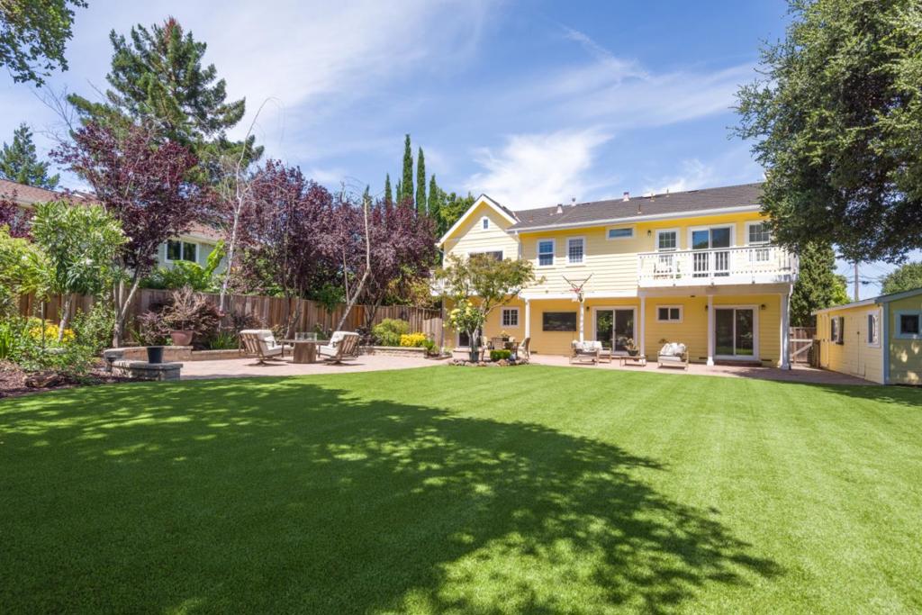 49 W Summit Drive