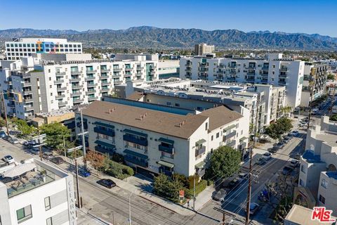 Photo of 11231 Otsego Street, North Hollywood, CA 91601 (MLS # 26655987)