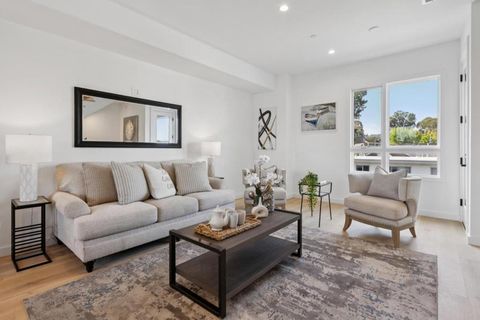 Photo of 1433 Floribunda Avenue #6, Burlingame, CA 94010 (MLS # ML82037966)