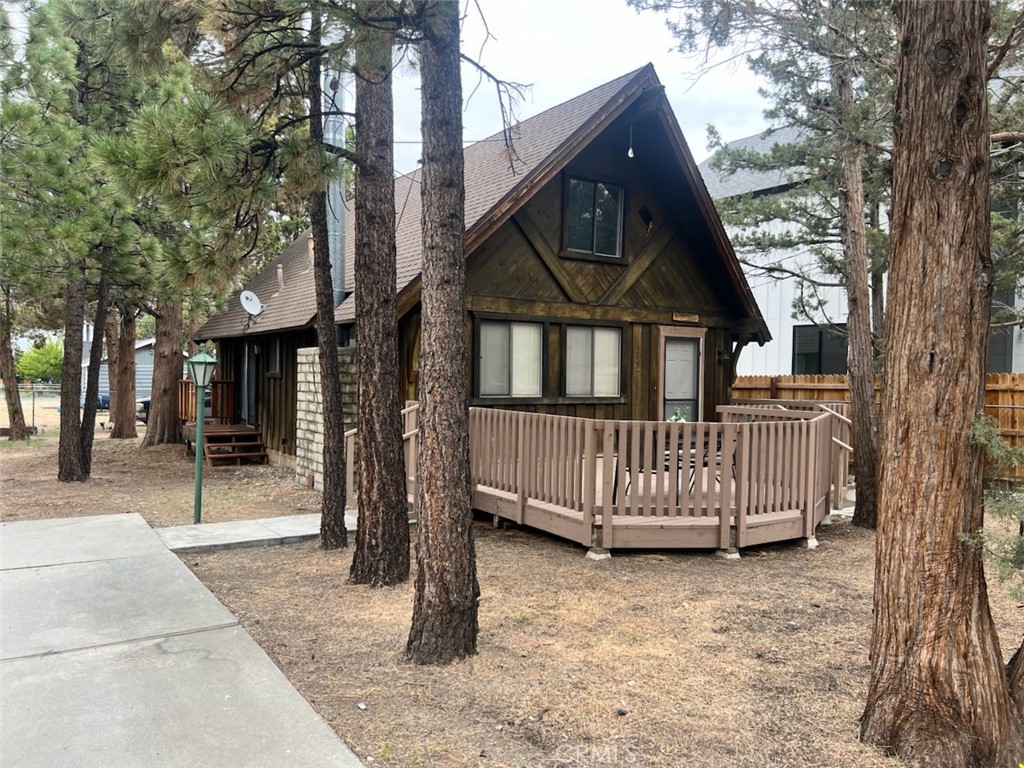 301 E Angeles