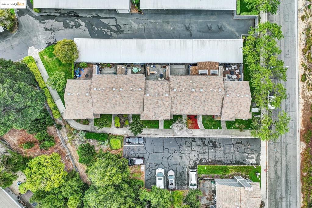 HILLTOP GREEN - Residential