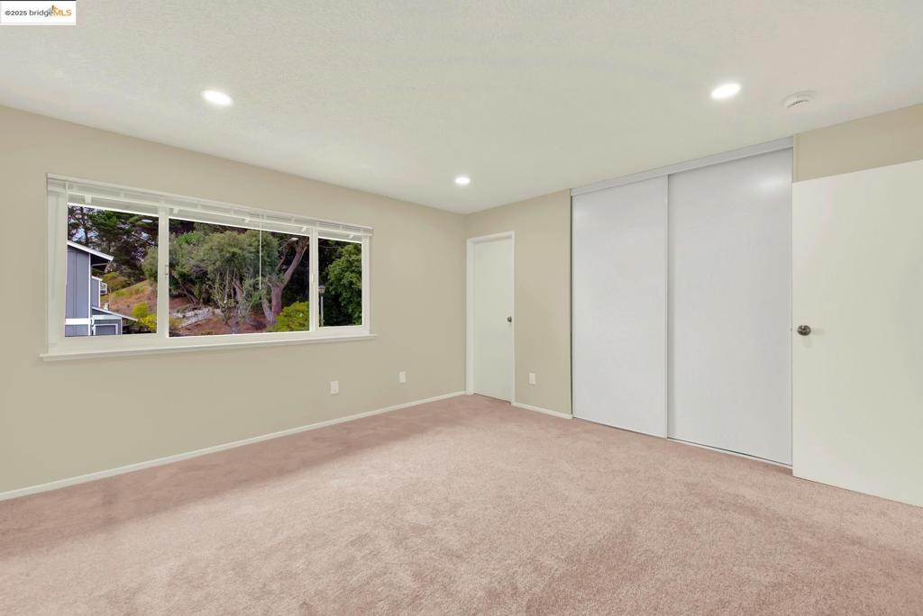 HILLTOP GREEN - Residential