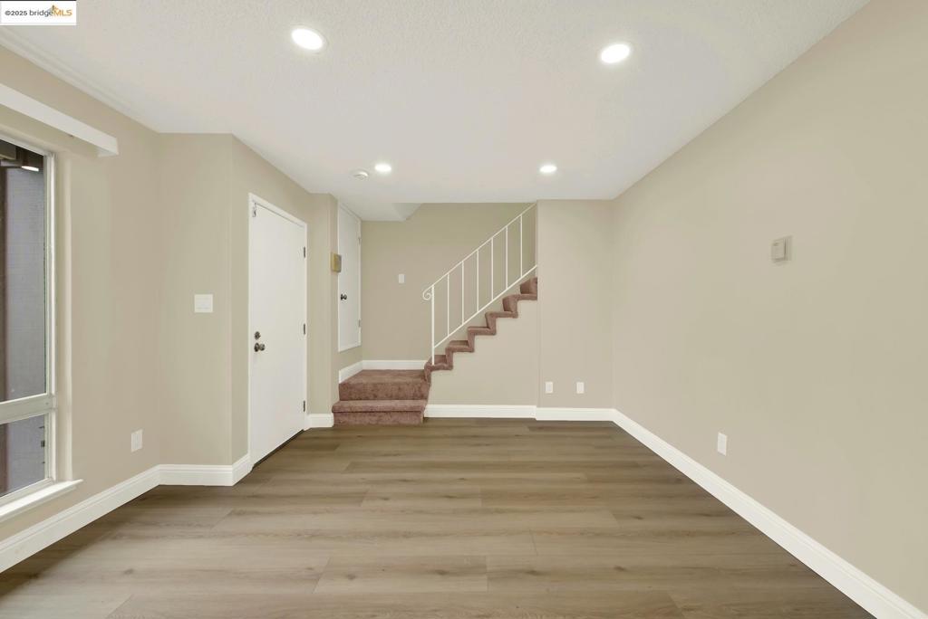 HILLTOP GREEN - Residential