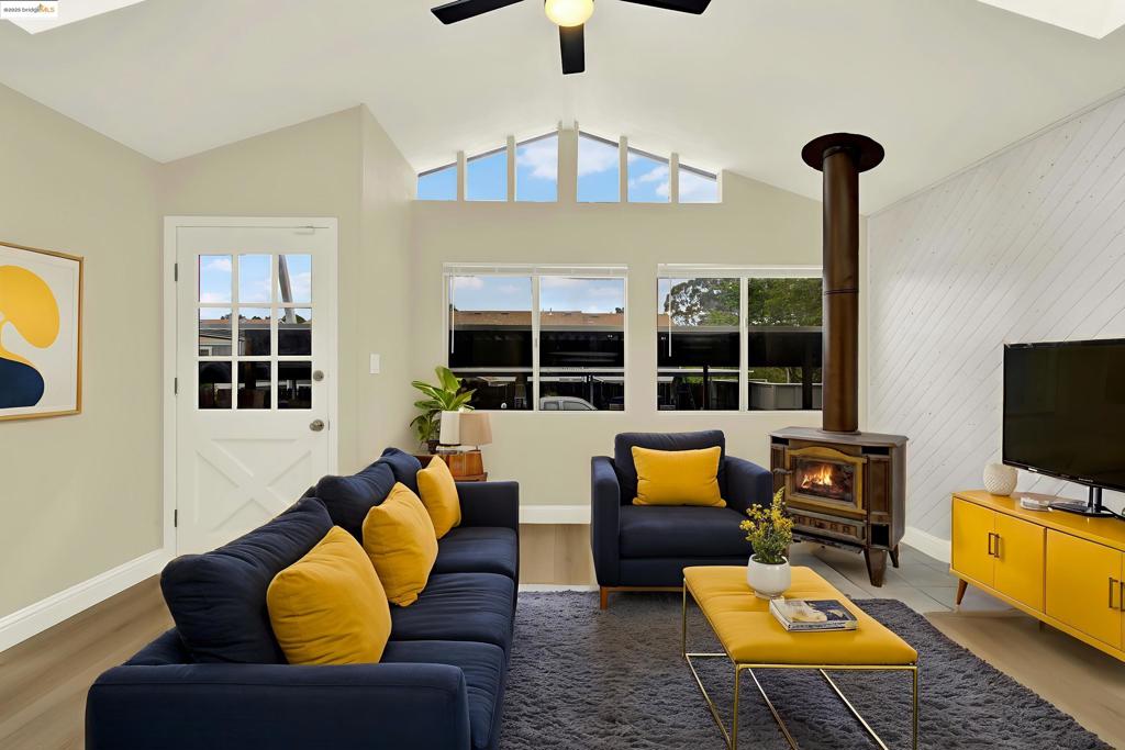 HILLTOP GREEN - Residential