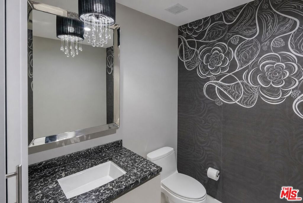 900 W Olympic Boulevard 49C