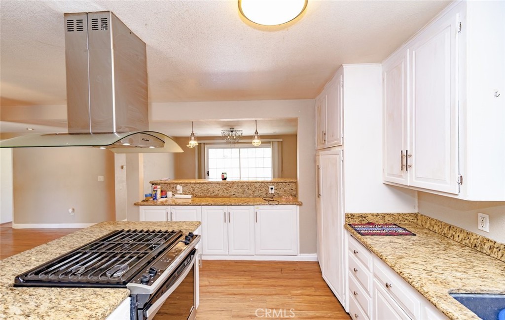 1217 S Huron