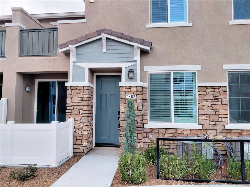 Photo of 41987 Isadora St #1402, Murrieta, CA 92562 (MLS # SW26038974)