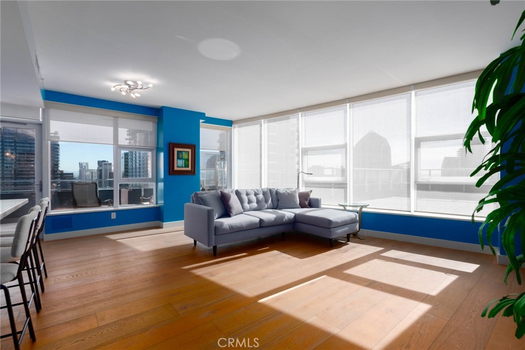 1325 Pacific Highway 2903