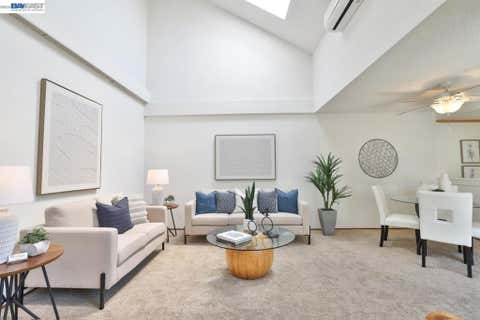 Photo of 1327 Star Bush Ln LN, San Jose, CA 95118 (MLS # 41137301)