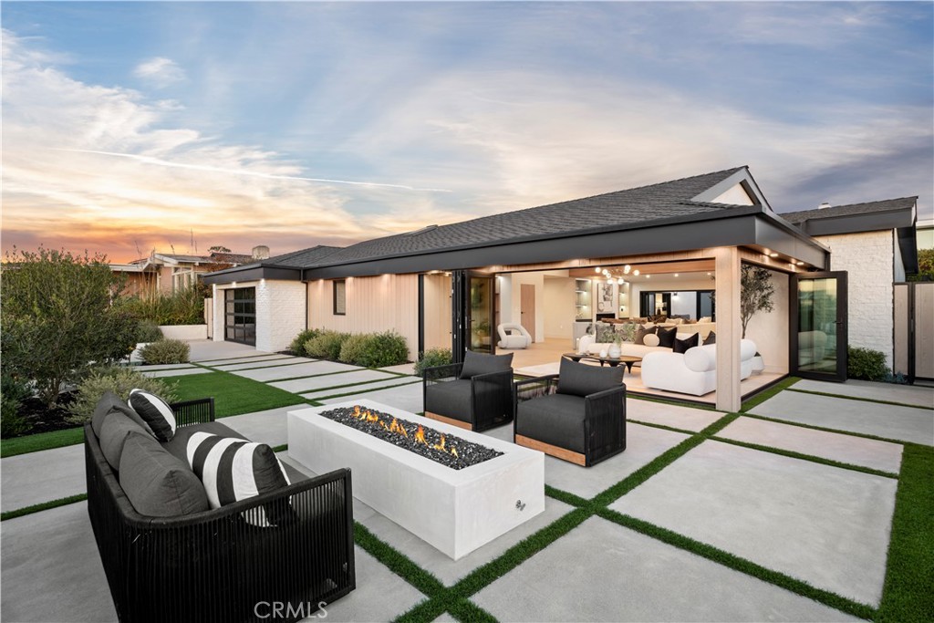 1120 White Sails Way