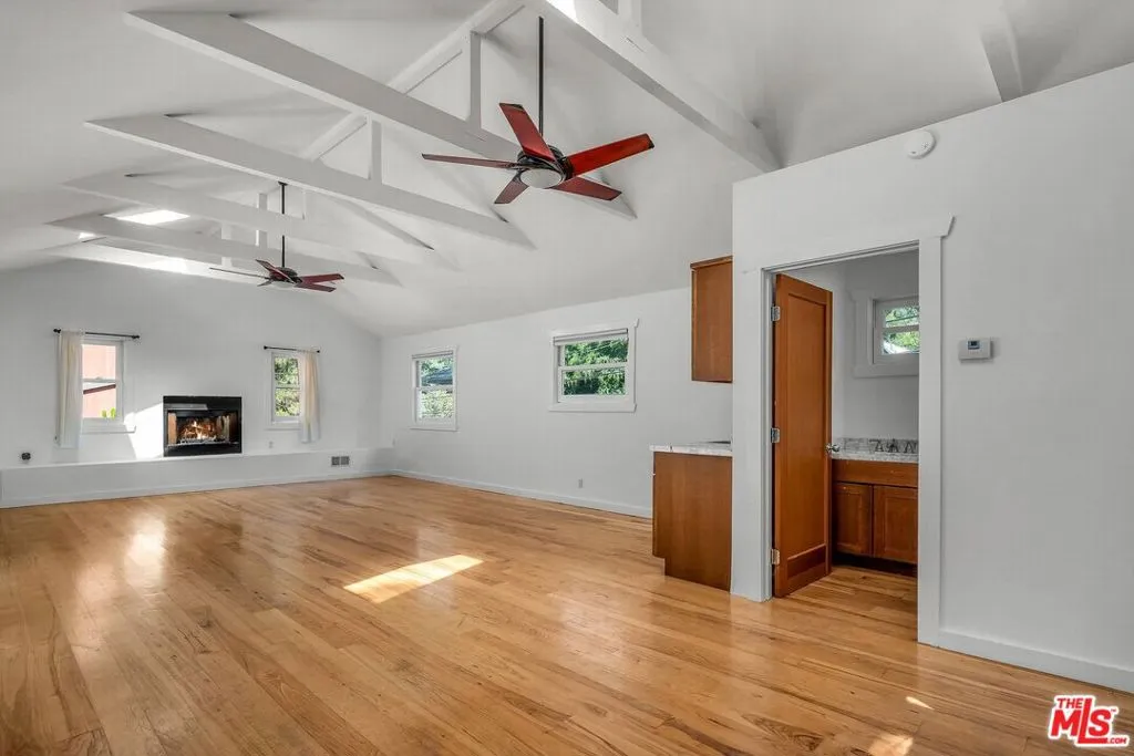 Los Angeles, California 90046, United States, 3 Bedrooms Bedrooms, ,3 BathroomsBathrooms,Residential,Active,201166