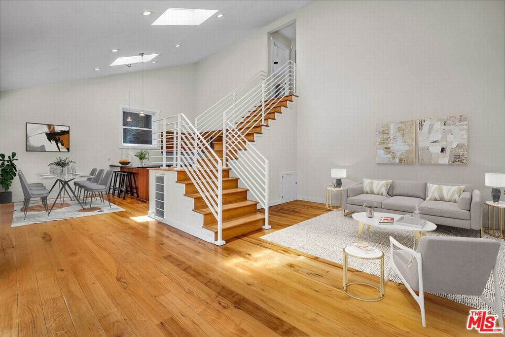Photo of 8621 Lookout Mountain Avenue, Los Angeles, CA 90046 (MLS # 25583351)