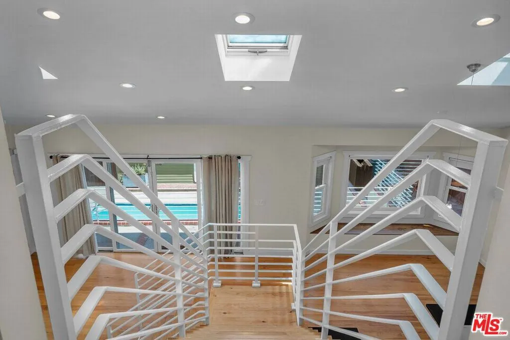 Los Angeles, California 90046, United States, 3 Bedrooms Bedrooms, ,3 BathroomsBathrooms,Residential,Active,201166