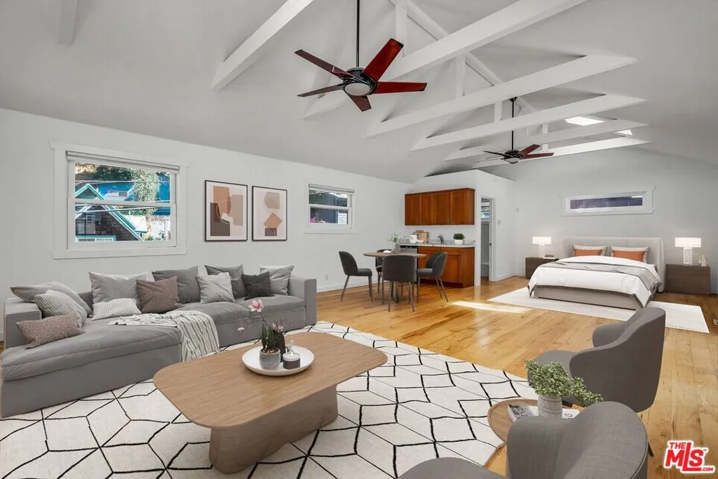 Los Angeles, California 90046, United States, 3 Bedrooms Bedrooms, ,3 BathroomsBathrooms,Residential,Active,201166