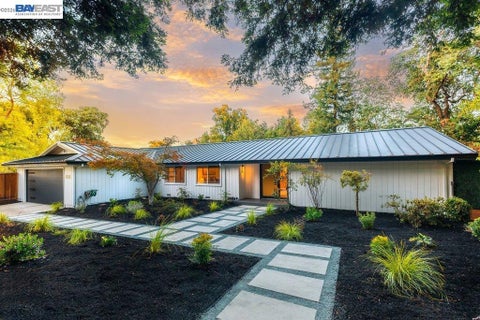 Photo of 900 Kirkcrest Rd RD, Alamo, CA 94507 (MLS # 41143850)