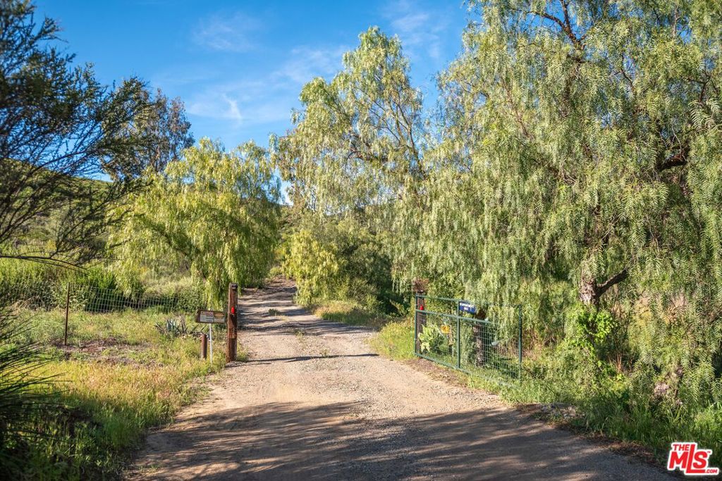 34229 Mulholland Highway