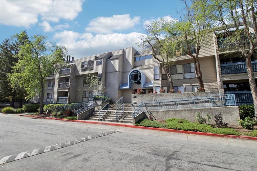 Photo of 35 W 20th Avenue #105, San Mateo, CA 94403 (MLS # ML82039677)