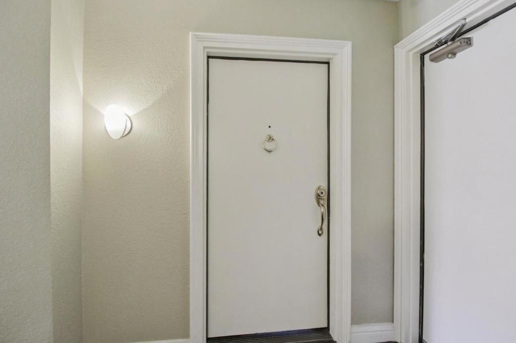 Photo of 35 W 20th Avenue #105, San Mateo, CA 94403 (MLS # ML82039677)