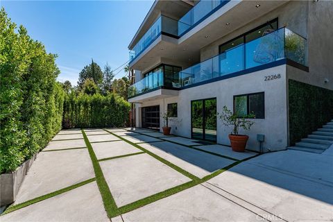 22268 Avenue San Luis Woodland Hills CA 91364